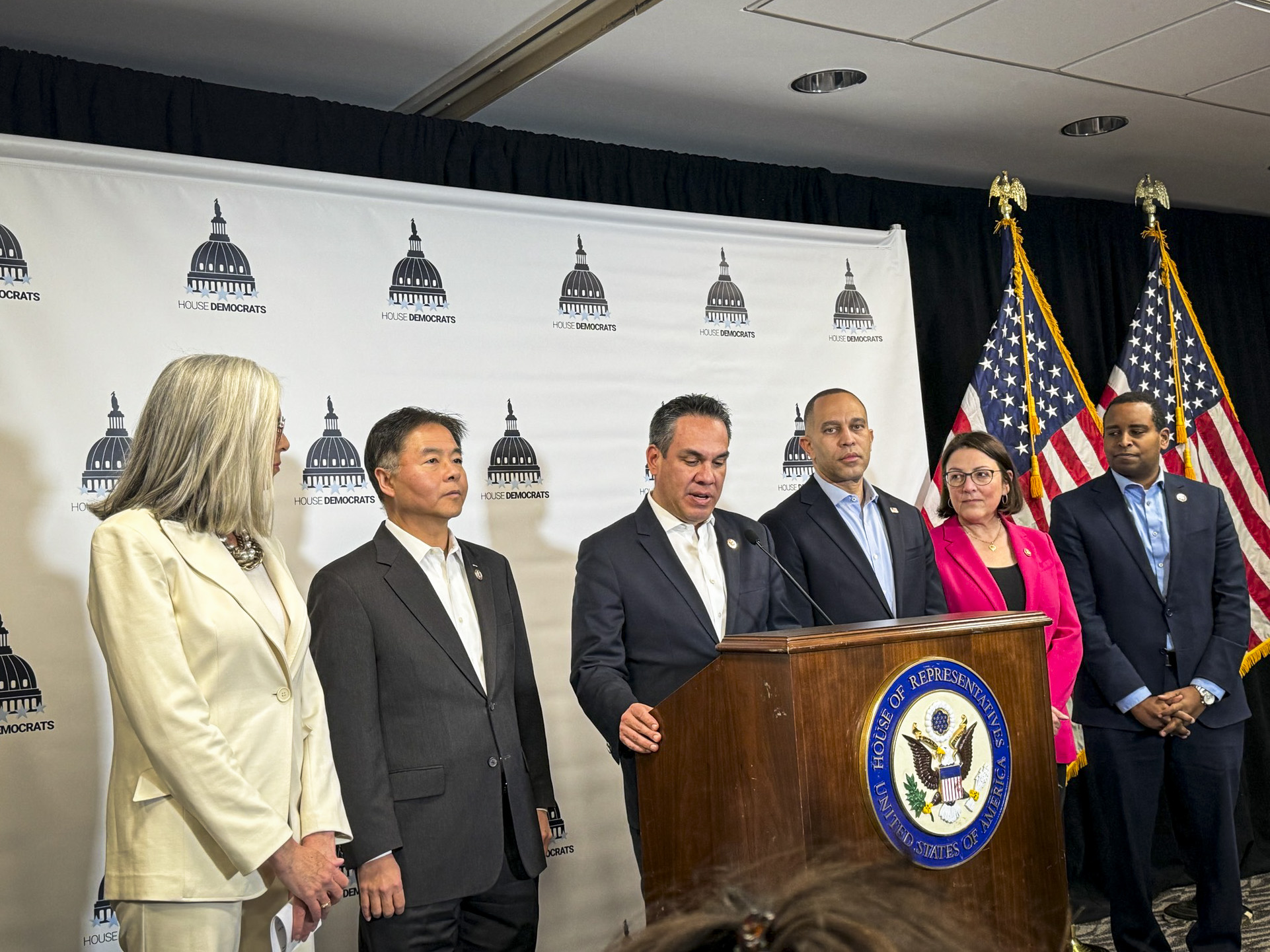 Democrats House House Democratic Leadership Hold Weekly News Conference (Nov. 19) | EpochTV