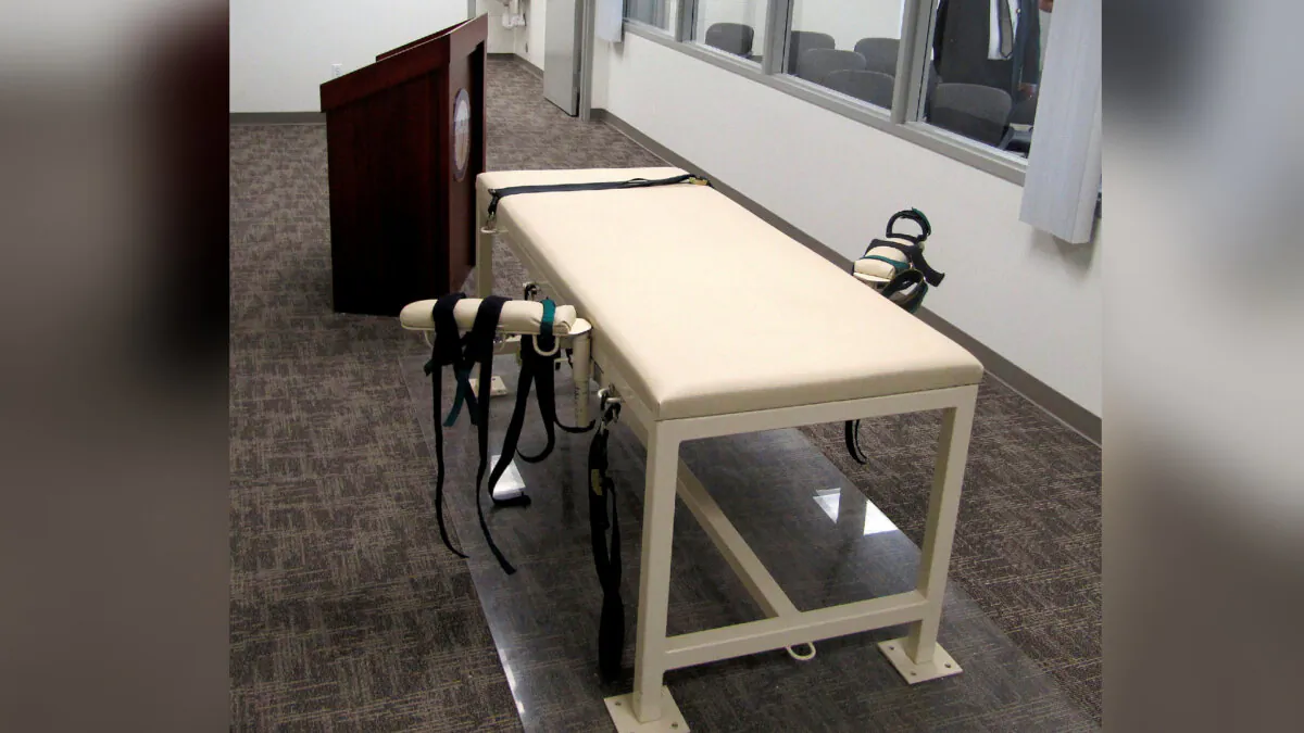 The execution chamber at the Idaho Maximum Security Institution as Security Institution Warden Randy Blades look on in Boise, Idaho on Oct. 20, 2011. (Jessie L. Bonner/AP Photo)