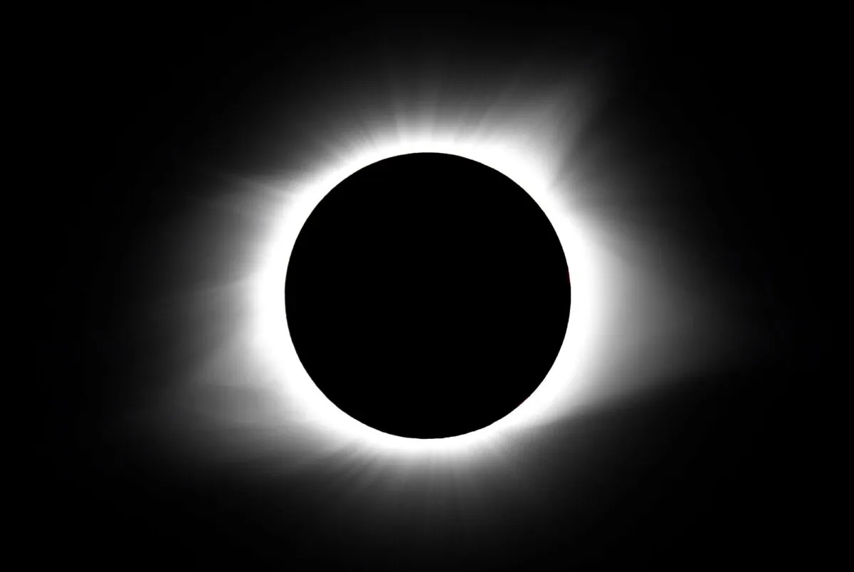 The moon covers the sun during a total solar eclipse in Cerulean, Ky., on Aug. 21, 2017. (Timothy D. Easley/AP Photo)