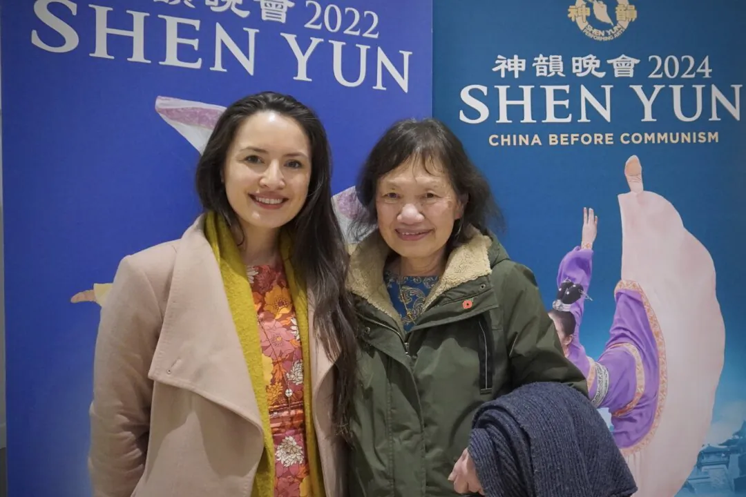 Jennifer Simpson and her mum at the at the Venue Cymru, in the U.K., on Feb. 8, 2024. (Mary Mann/The Epoch Times)
