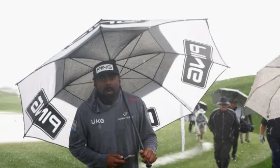 Sahith Theegala (65) Leads Rain-Impacted Phoenix Open
