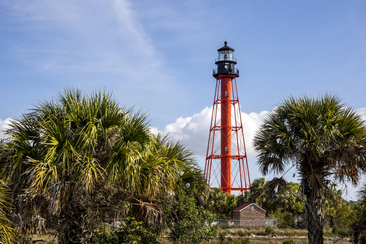 A restored lighthouse built in 1887 is the main focal point at Anclote Key Preserve State Park on Dec. 10, 2023. (Patrick Connolly/Orlando Sentinel)
