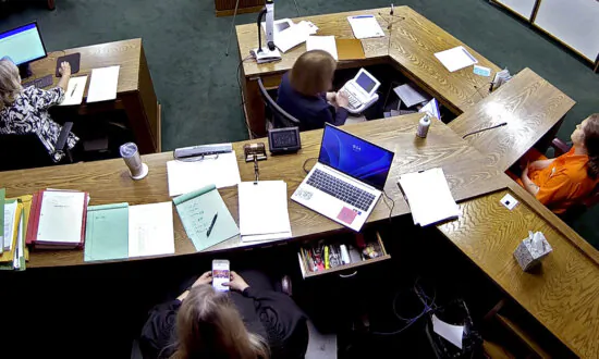 Oklahoma Judge Who Sent More Than 500 Texts During Murder Trial Resigns