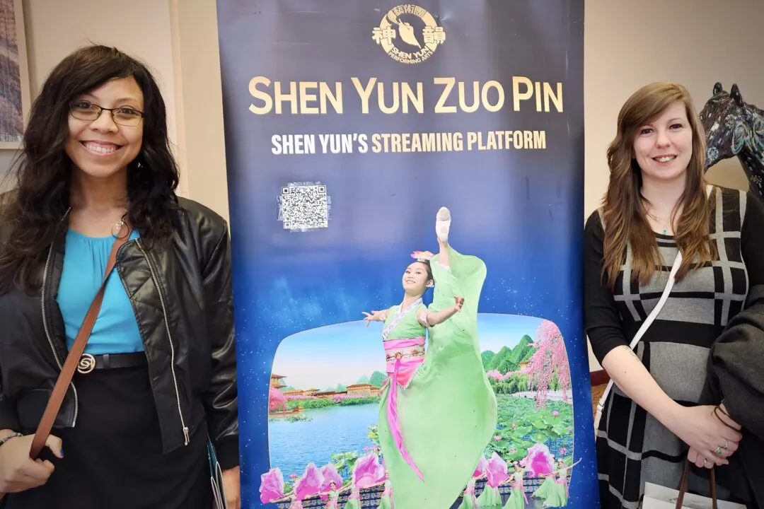 Michelle Laslie and Brittany Wardford attend Shen Yun Performing Art at the EKU Center for the Arts in Richmond, Ky., on Feb. 11, 2024. (Charlie Lu/The Epoch Times)