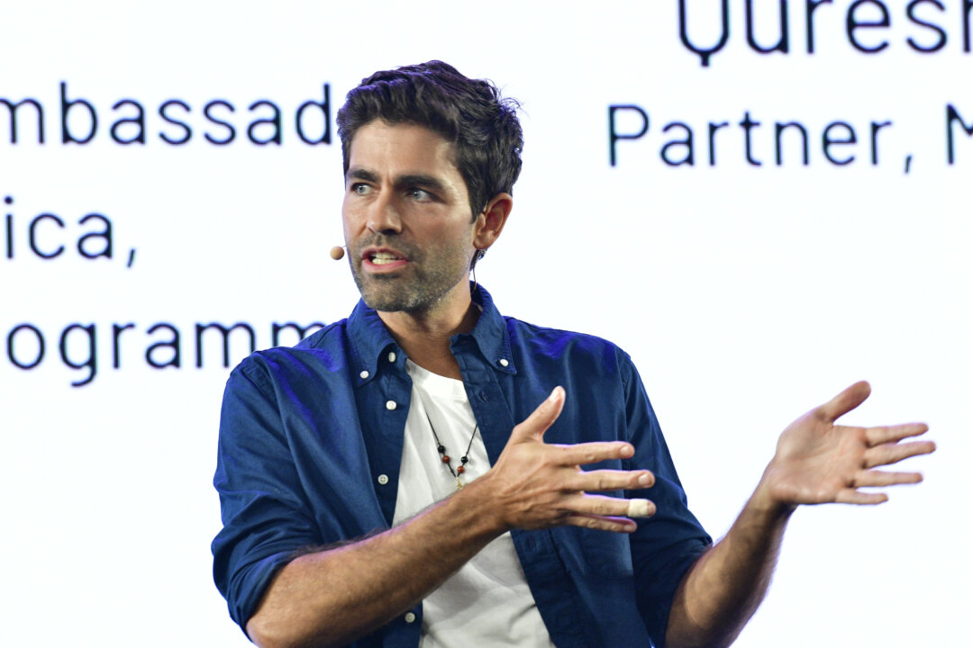 ‘Entourage’ Star Adrian Grenier Is Latest Celebrity to Leave California