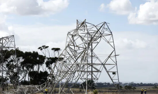 One Dead, Thousands Without Power After Victorian Storms