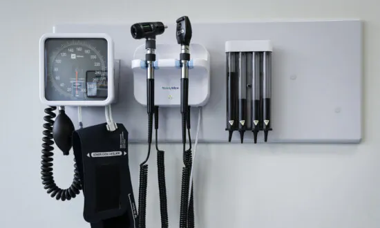 Some Doctors Rebuff Alberta Medical Association for Claim Puberty Blockers ‘Not Irreversible’