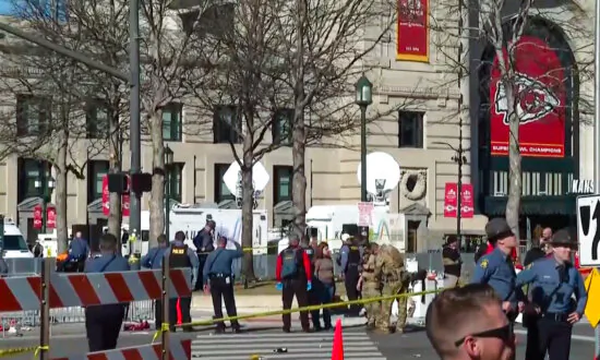Video: Chiefs Super Bowl Victory Parade Turns Chaotic as Shooting Erupts Near Celebration