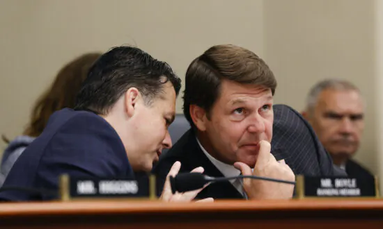 Congressional Lawmakers Point Fingers With Deficit Poised to Skyrocket