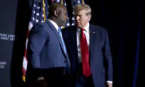 Trump Dismisses Haley as VP Then Strongly Praises Tim Scott