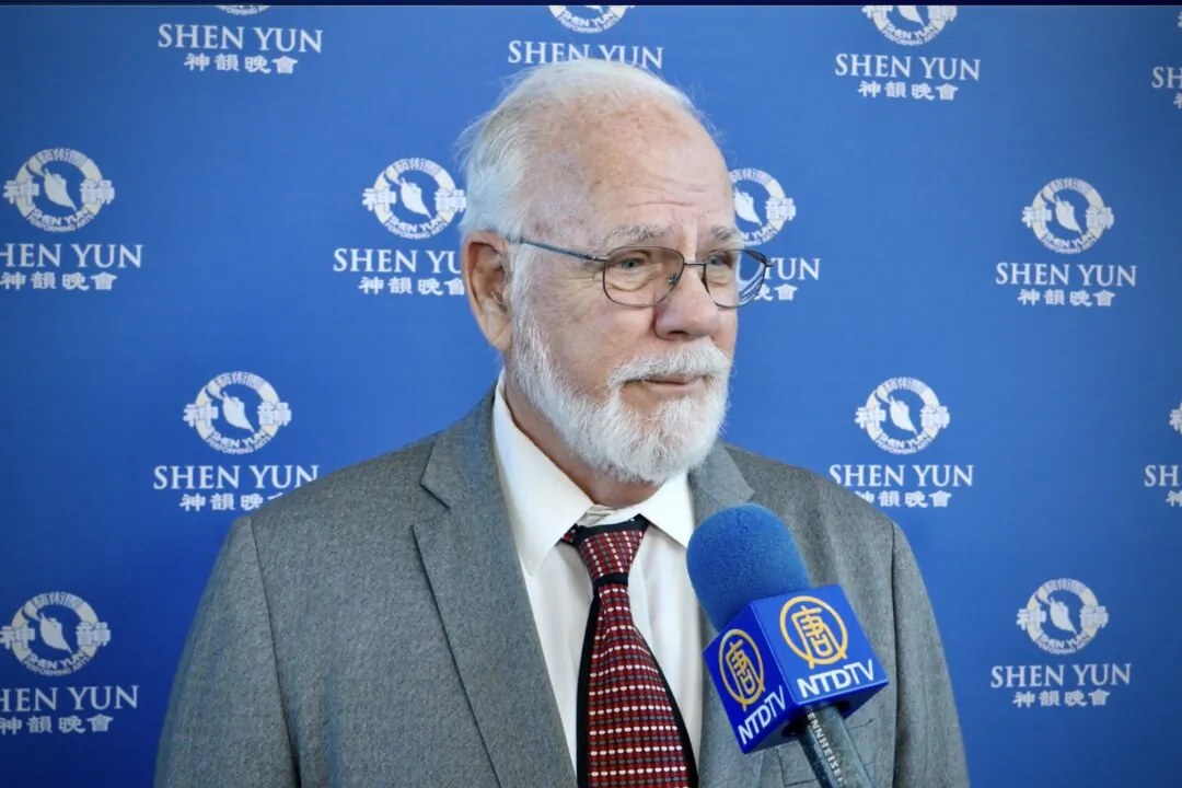 Garrett DenBleyker at the Shen Yun Performing Arts performance at Youkey Theatre, RP Funding Center on Feb. 14, 2024. (NTD)