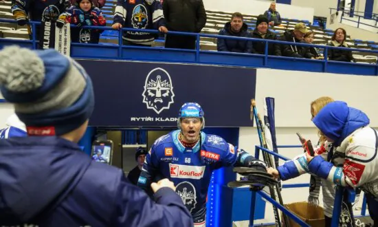 As the Penguins Retire His Jersey, Jagr at 52 Is Still Going Strong on His Czech Hometown Team