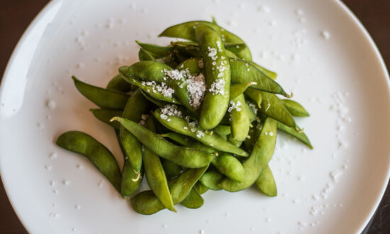 5 Reasons to Eat More Edamame