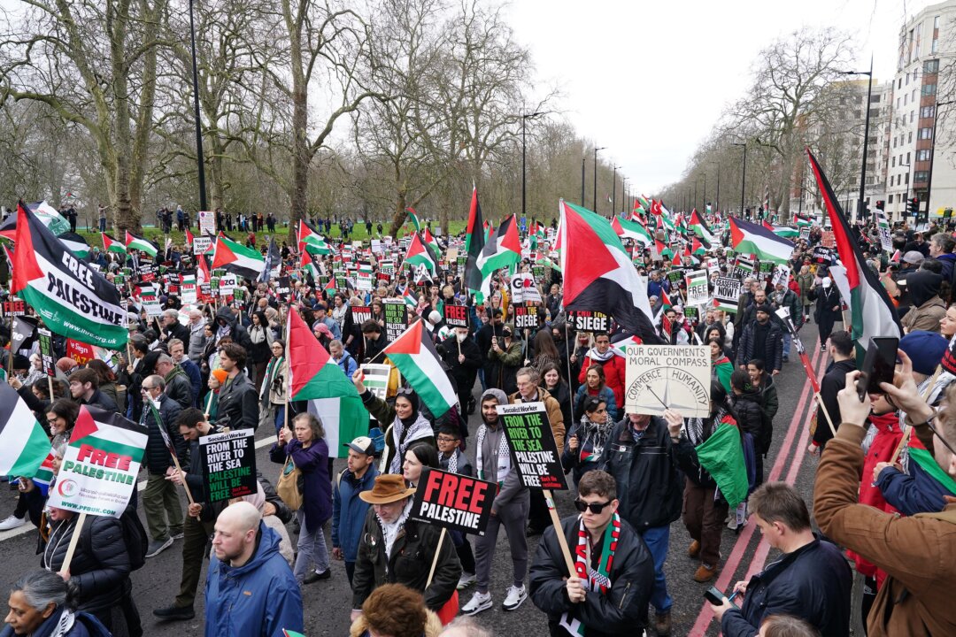 One Arrest as Pro-Palestine March Ending Near Israeli Embassy Begins ...