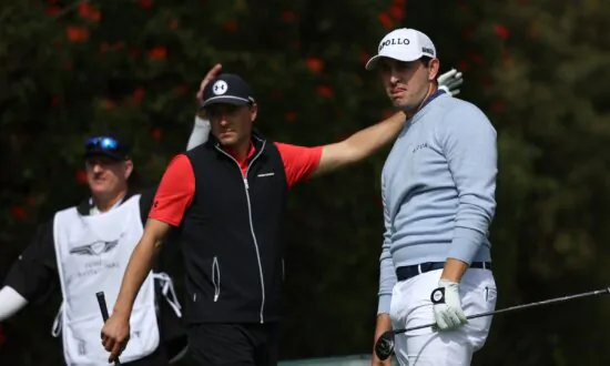 Patrick Cantlay Builds a 5-shot Lead at Riviera—Spieth DQ for Scorecard