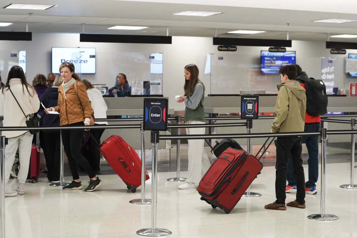 Breeze Airline passengers at New York Stewart International Airport in New Winsor, N.Y., on Feb. 15, 2024. (Cara Ding/The Epoch Times)