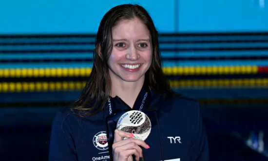 Kate Douglass Sets American Mark in 50-meter Freestyle