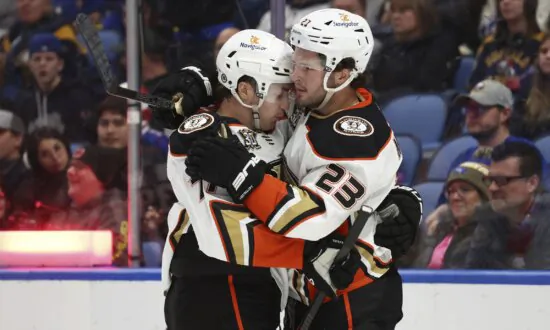 Troy Terry Has Goal, 2 Assists and Gibson Makes 34 Saves in Ducks’ 4–3 Win Over Sabres