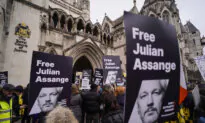 University of Chicago Professor Explains in Just 13 Words Why Julian Assange Must Be Freed