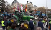 Video: Farmers’ Tractor Convoy Converges on Spain’s Ministry of Agriculture in Madrid
