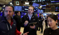 S&P 500, Dow Jones Headed for Fresh Records Spurred by AI Rally
