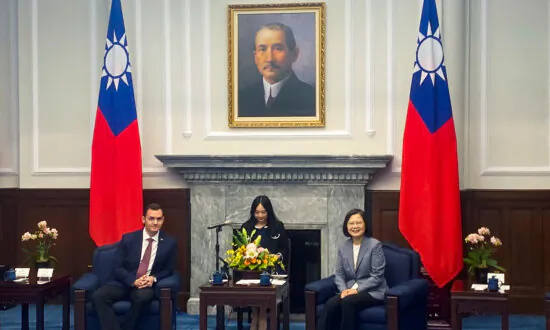 US Congressional Delegation Led by Rep. Gallagher Visits Taiwan to Boost Ties
