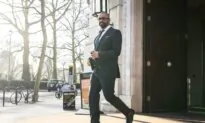 Cleverly Backs Commons Speaker as Over 70 MPs Call for Resignation