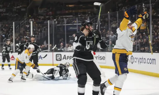 Saros, Predators Clamp Down on Kings for Crucial 4–1 Win