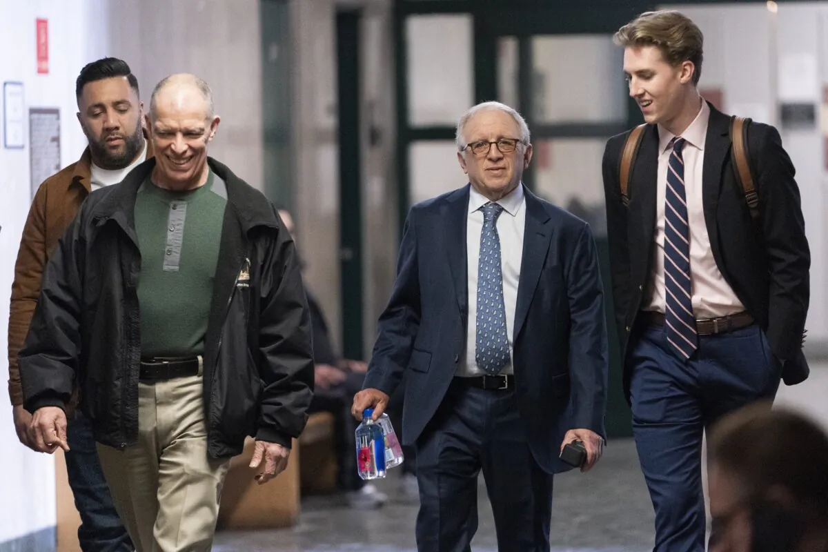 Eagles manager Irving Azoff (C) arrives at supreme court to testify in New York on Feb. 22, 2024. (Mary Altaffer/AP Photo)