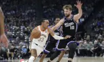 Kings Use Strong Finishing Kick to Beat Spurs