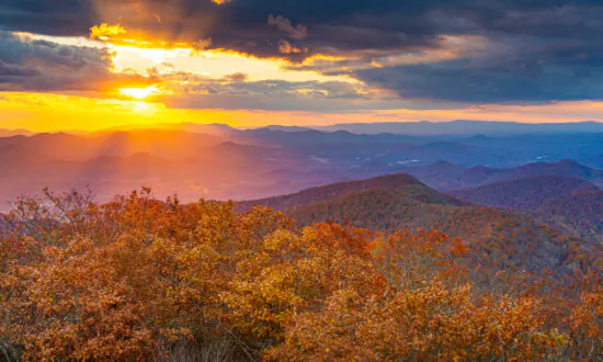 5 Unmissable Stops Along the Blue Ridge Mountains