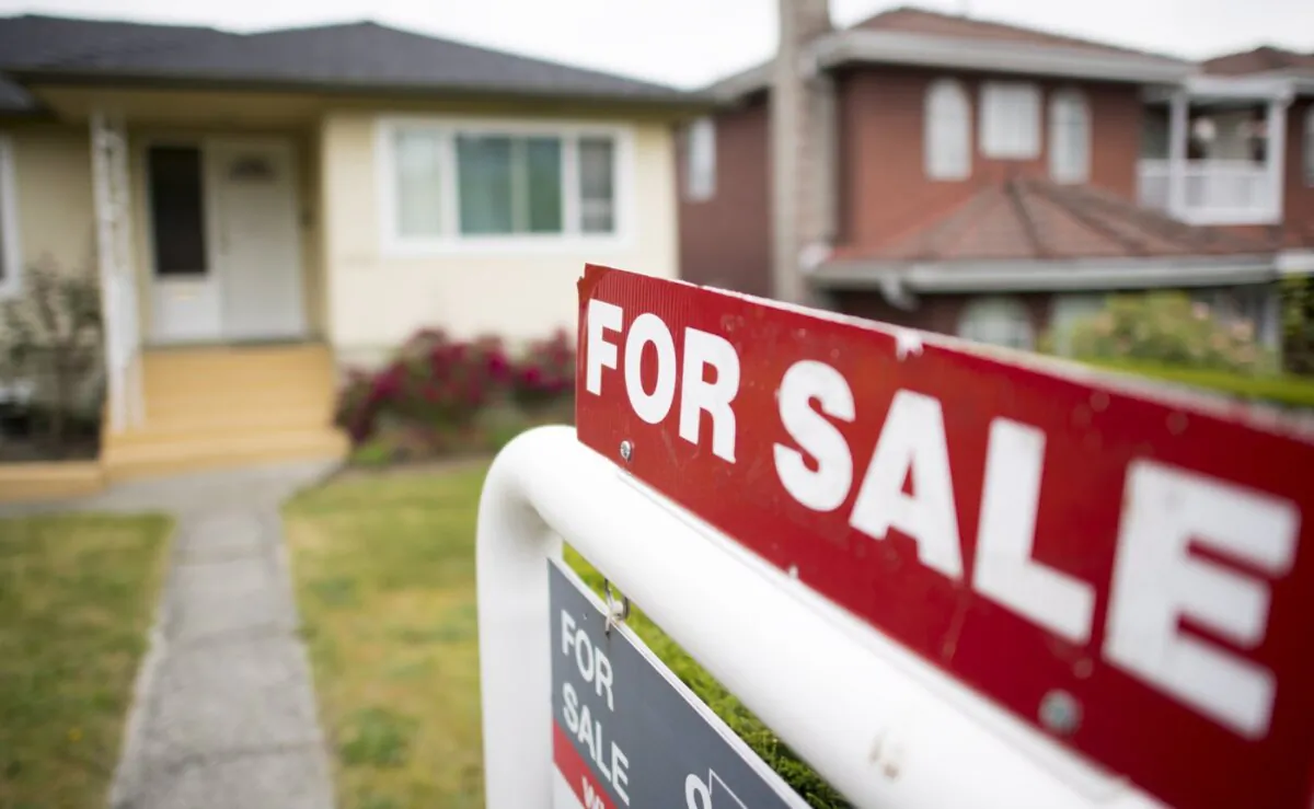 A real estate in Vancouver, B.C., on June, 12, 2018. (The Canadian Press/Jonathan Hayward)