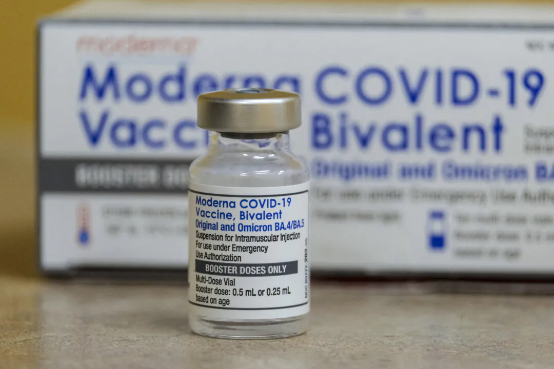 A vial of the Moderna COVID-19 vaccine Bivalent in Los Angeles, Calif., on Oct. 6, 2022. (Ringo Chiu/AFP via Getty Images)