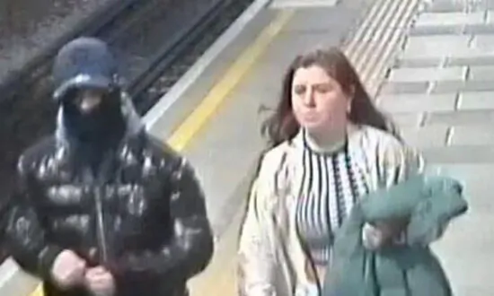 Police in London Hunt Trio Suspected of Corrosive Substance Attack on Boys