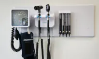 Canadians Fear Not Receiving Life-Saving Medical Treatment in Time: Gov’t Study