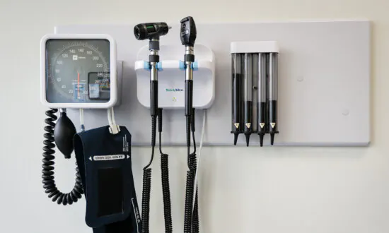 Canadians Fear Not Receiving Life-Saving Medical Treatment in Time: Gov’t Study