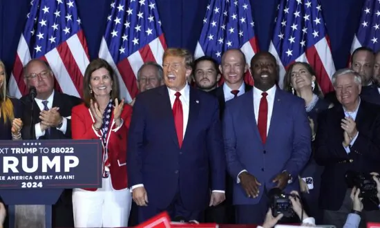 Governors Association Accused of Having Vague Stance on Trump 2024 Endorsement: Democrats