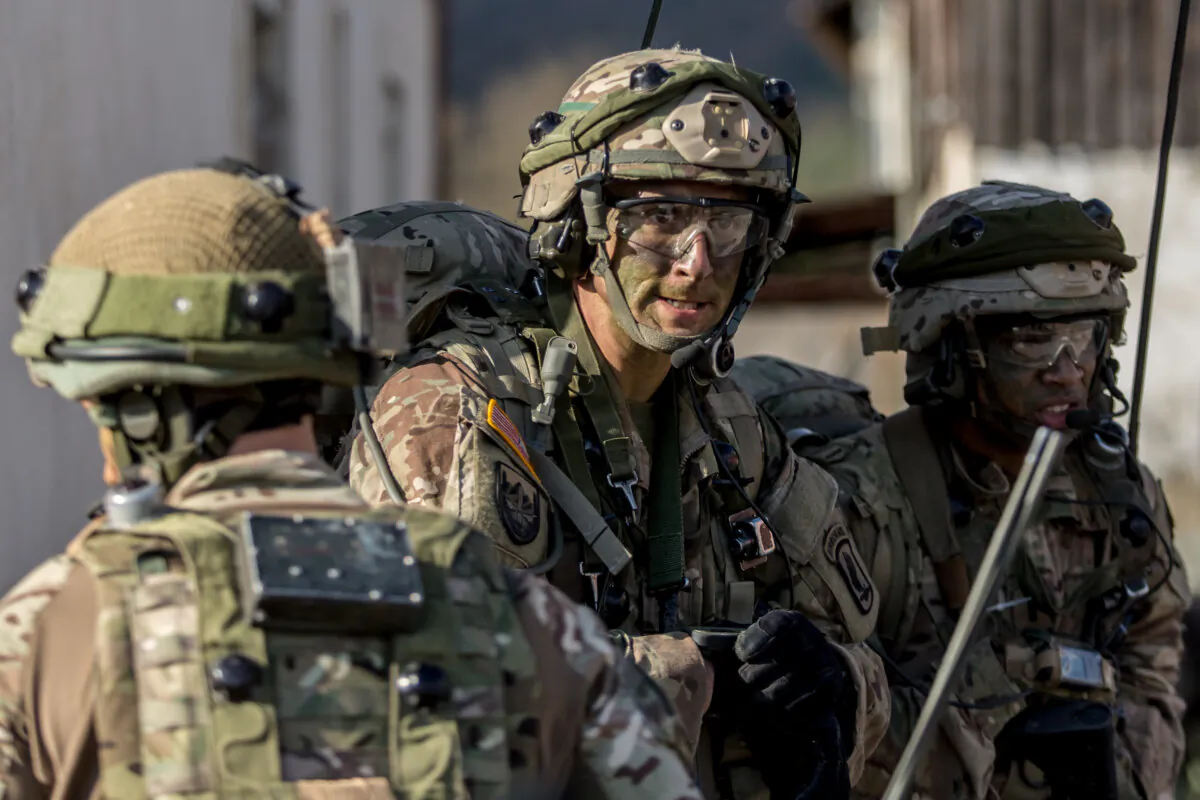 Paratroopers from the U.S. Army 173rd Airborne Brigade take part in the Saber Junction 16 military exercises near the Hohenfels Training Area near Grafenwoehr, Germany, on April 12, 2016. (Matej Divizna/Getty Images)