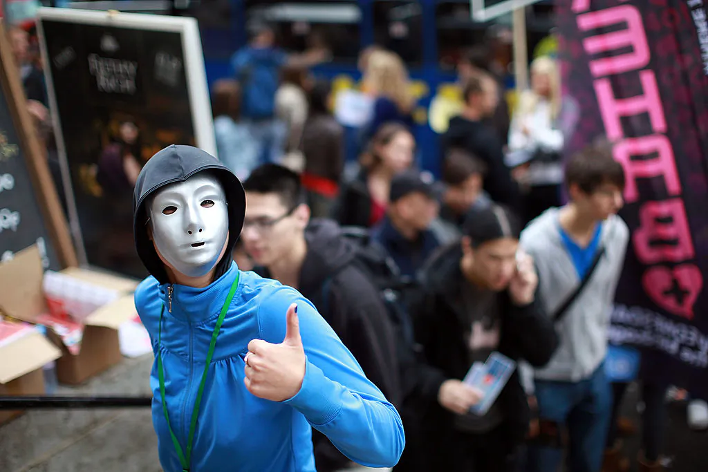 Students and leaflet distributors give out information about their societies during Manchester University's freshers week on Sept. 22, 2009, in Manchester, England. (Photo by Christopher Furlong/Getty Images)
