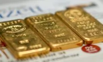 Global Economic Risks Spark Calls to Tie US Dollar to Gold Again