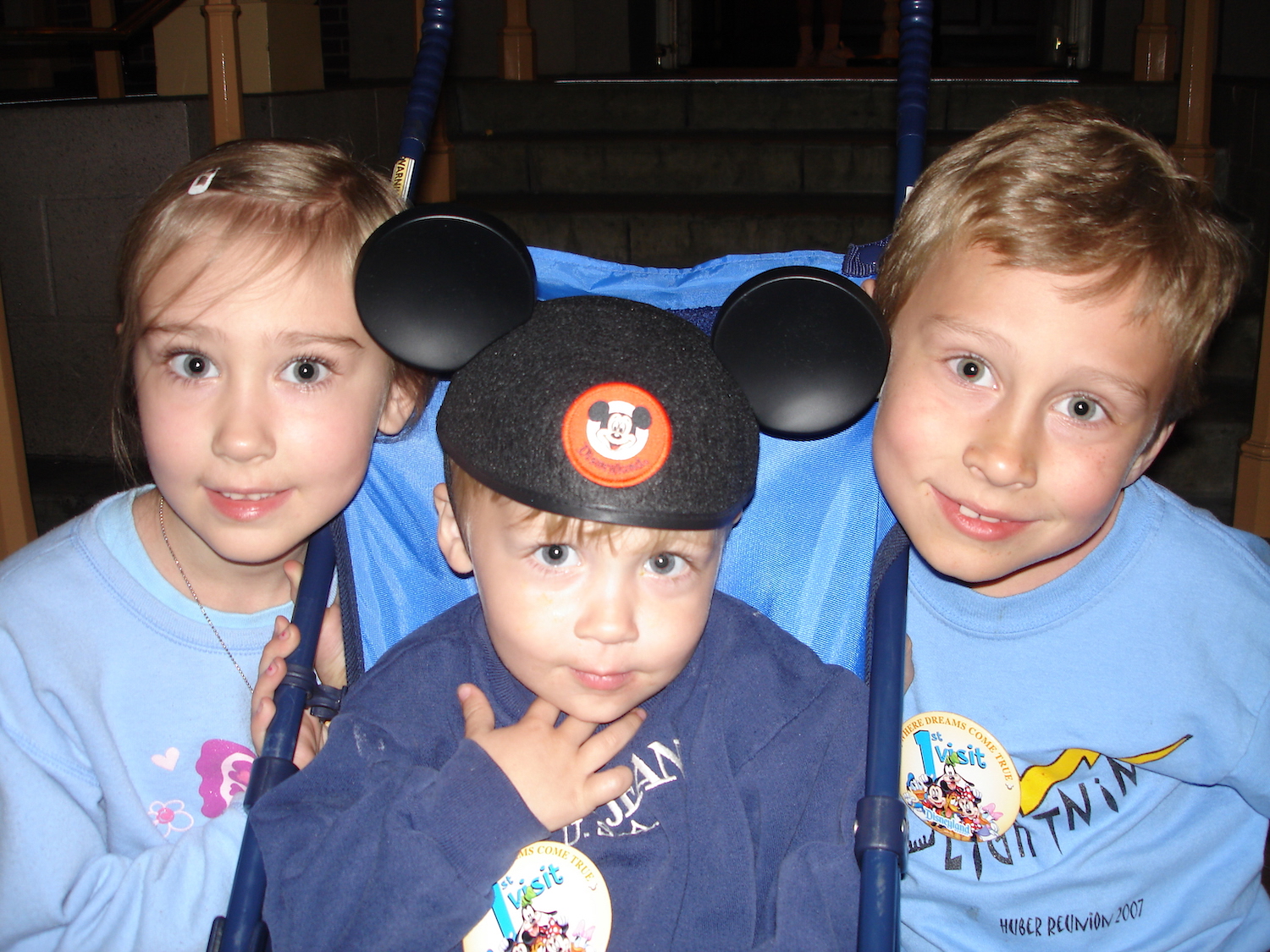 The three siblings when they were children. 
