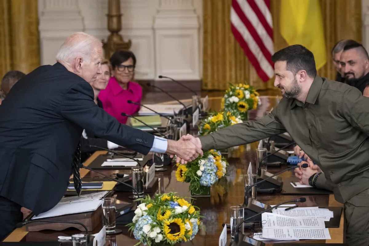 U.S. President Joe Biden shakes hands with Ukraine President Volodymyr Zelenskyy (R) after a meeting in the East Room of the White House in Washington on Sept. 21, 2023. Zelenskyy is in the nation's capital to meet with Biden and congressional lawmakers after attending the United Nations General Assembly in New York. (Drew Angerer/Getty Images)