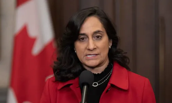 Ottawa Repurposing $10.5B to Hike Spending on Health Care, Housing Over Three Years