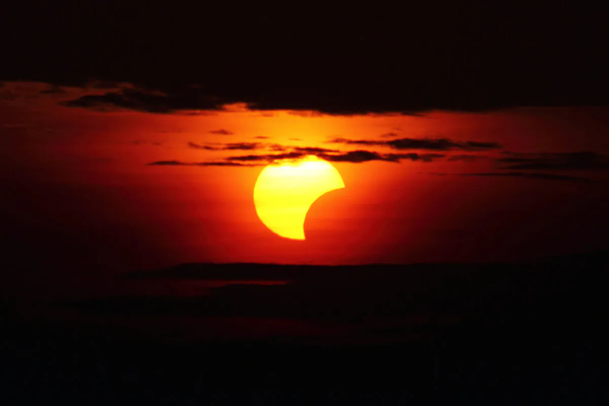 On April 8, the path of totality will start in northern Mexico, cross 13 U.S. states and finish in eastern Canada. Anyone within 200 miles of the path will likely experience the total eclipse. (Dreamstime/TNS)