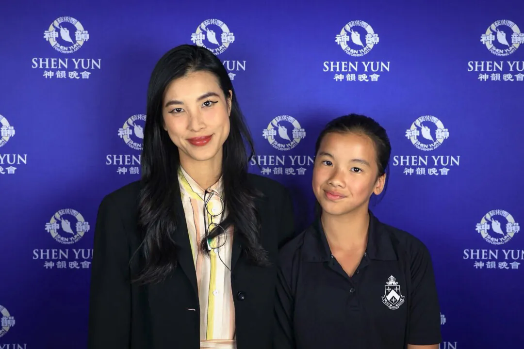 Charlene Le and her daughter attend Shen Yun Performing Arts at the Ulumbarra Theatre in Bendigo, Australia, on March 1, 2024. (NTD)