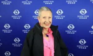 Artist Left Almost Speechless by Shen Yun