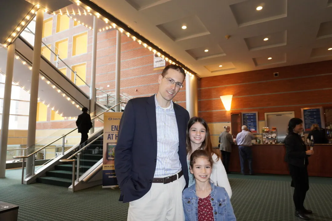 Jonathon Spanyer and his daughters attended Shen Yun Performing Arts at the Aronoff Center for the Arts in Cincinnati on March 2. (Nancy Ma/The Epoch Times)