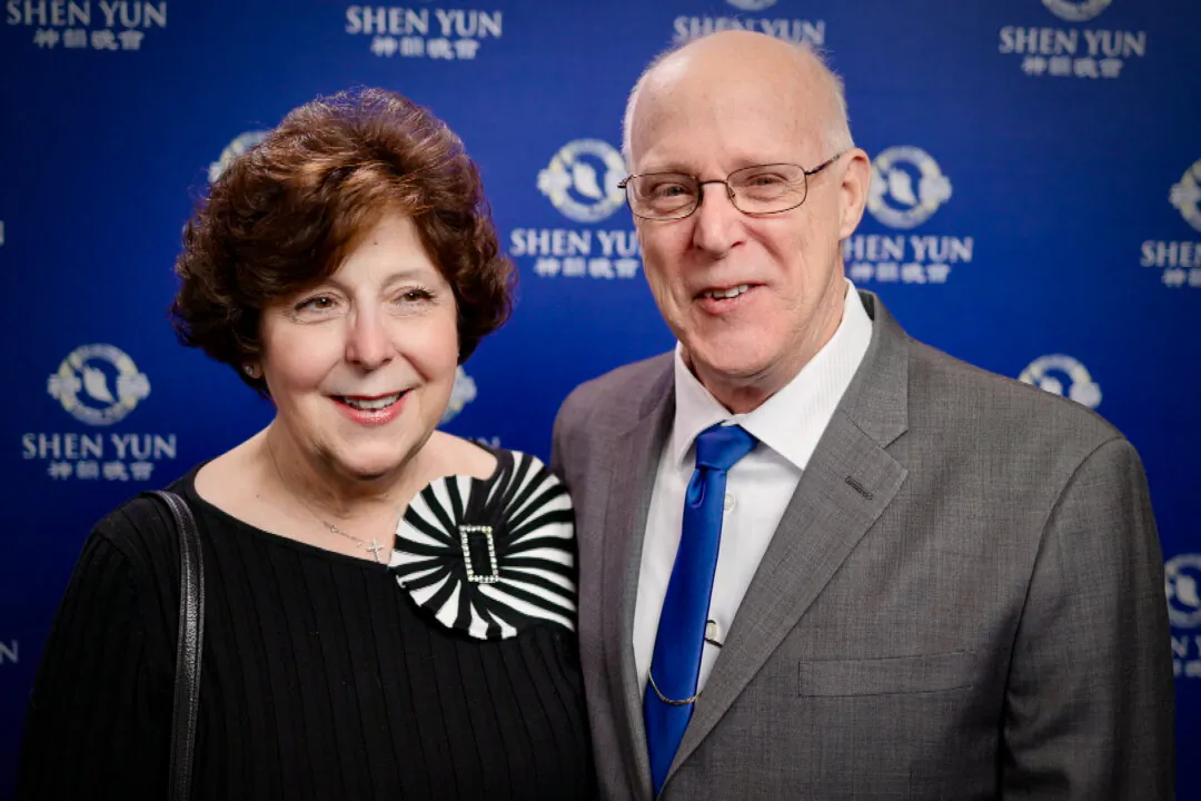 Thom Juul, retired Air Force avionics tech and his wife Susan at the Morrison Center, in Boise, on March 2, 2024.  (NTD)