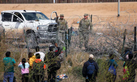 Tennessee Governor Deploys National Guard Troops to Texas Border