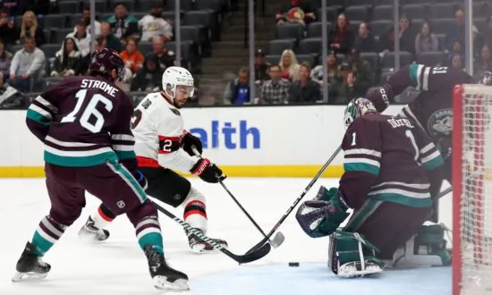 Alex Killorn Scores the Tiebreaking Goal in the Anaheim Ducks’ 2–1 Victory Over the Ottawa Senators